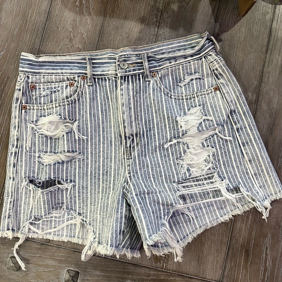 American Eagle Shorts - Picture 2 of 10